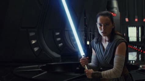 The Lightsaber From Rey Daisy Ridley In Star Wars Viii The Last Jedi