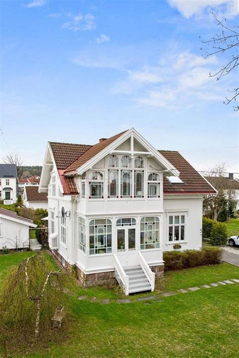 Er et kunstnerstyrt galleri hvor 9 kunstnere også har sine aterlieer. Nøtterøy/Rosanes - Praktfull, oppgradert sveitservilla med ...