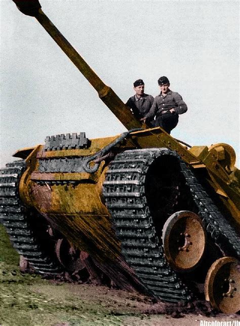 Tiger I German Soldiers Ww2 German Army Tiger Ii Tiger Tank Armored