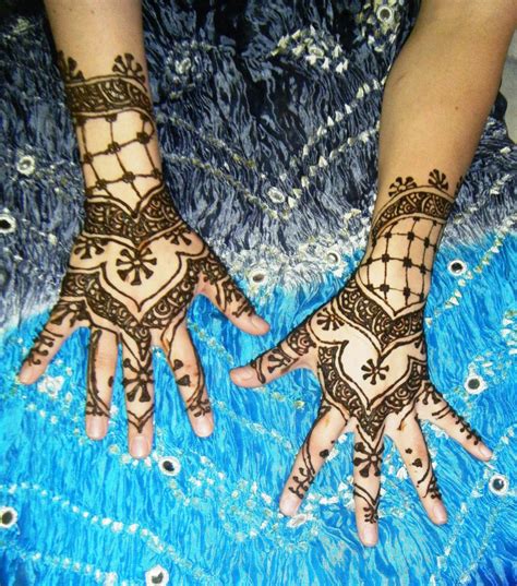 Professional Henna Artist Afghani Indian Arabic Moroccan Henna Design