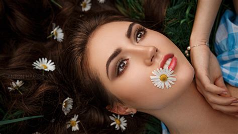 Nice Looking Of Girl Model With Flowers Hd Girl Wallpapers Hd