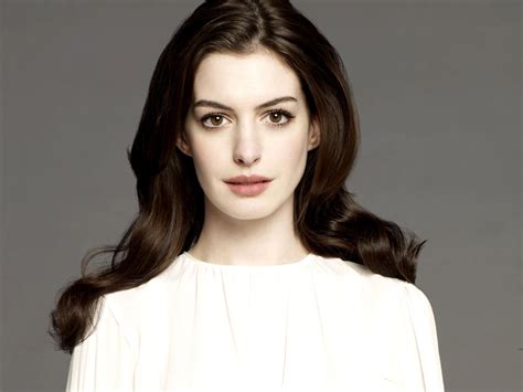 Anne Hathaway 3 Wallpapers Hd Wallpapers Id 2860