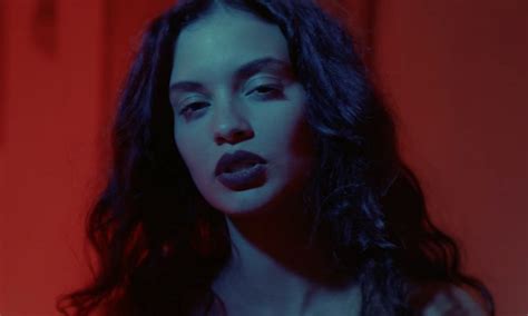 Sabrina Claudio Tell Me Acoustic Прекрасен свет