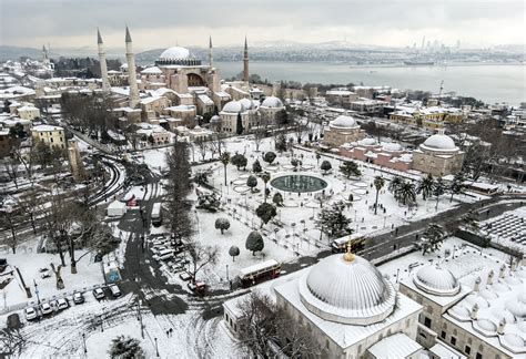 Snowfall Blankets Istanbul Boosts Water Resources Daily Sabah