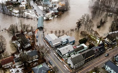 The Valley Reporter December Flooding Moretown Elementary School