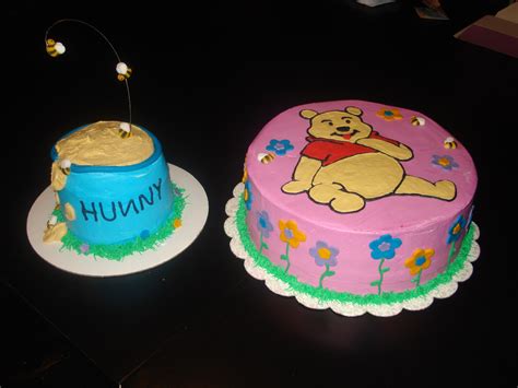 Winnie The Pooh Cake With Hunny Pot Smash Cake Buttercream Dreams Pinterest Smash Cakes