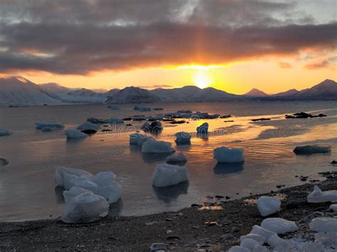 Sunrise In The Arctic Stock Image Image Of Rise Antarctic 30584231