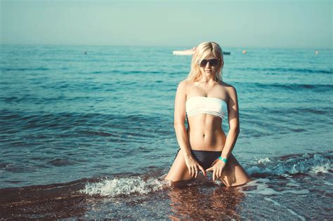 Wallpaper Sunlight Model Blonde Sea Women With Glasses Beach