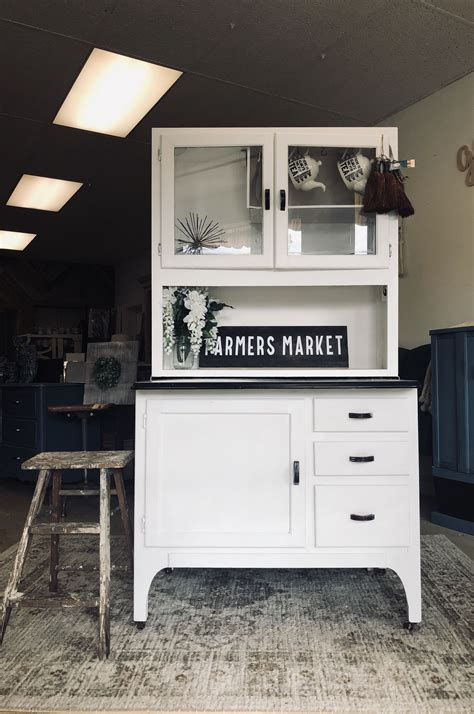 Painting cabinets annie sloan paints painting painting on wood chalk house painting decorative jars annie sloan chalk paint projects linen. Love what Chalk Paint®️ by Annie Sloan did for this ...