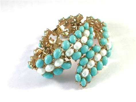Crown Trifari Vintage Turquoise And Pearl Bracelet With Cabochon Stones