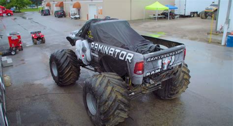 here is raminator a 2 000hp monster truck that s made to break records autoevolution