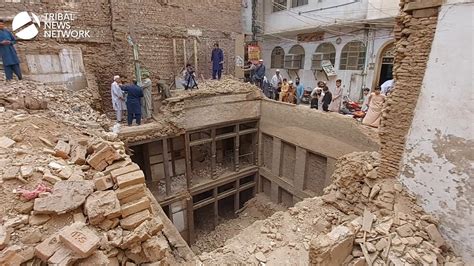 پشاور اندرون شہر میں گھر کے ملبے تلے پرانے گھر کی دریافت نے کئی سوالوں کو جنم دیاہے پشاور