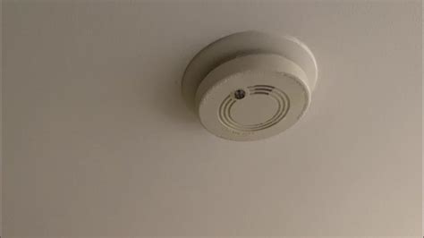 Jammed Horn In A Firex G 6 Smoke Alarm Youtube