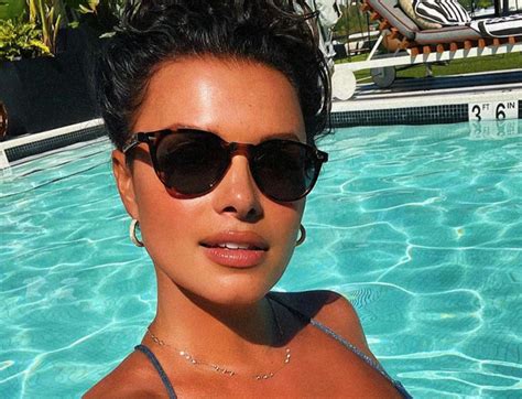 Fs1 S Joy Taylor Flaunts Her Oiled Up Body In A Tiny Bikini While In A Pool Page 2 Of 4
