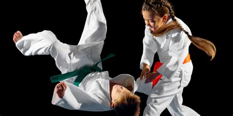 Judo ( 柔道, jūdō, japanese pronunciation: Judo, karate, joga - na jakie zajęcia wysłać dziecko i ...