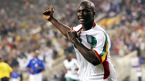 وفاة بابا بوبا ديوب بطل كأس العالم السنغالي ولاعب الدوري الممتاز السابق