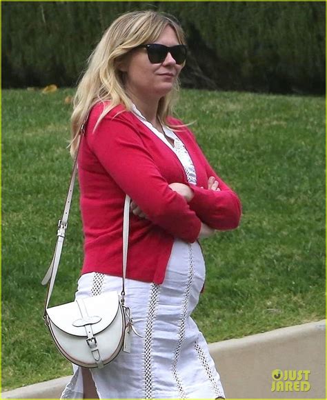 Full Sized Photo Of Kirsten Dunst Grabs Lunch Los Angeles 03 Photo