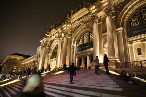 Metropolitan Museum Of Art At Night Good Night From The Metropolitan