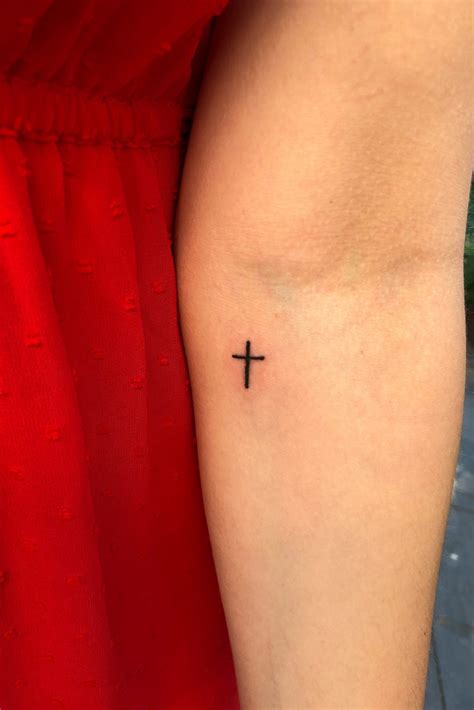 Small Cross Tattoos Tattoo Designs For Women