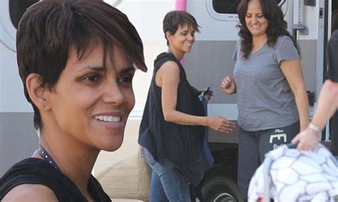 Halle Berry Welcomes Her Son Maceo On Set Of Her New Show Extant Daily Mail Online
