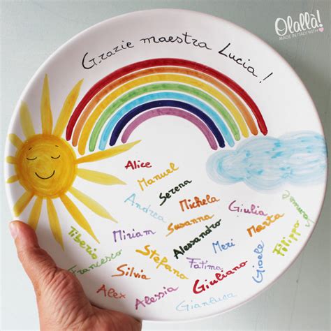 Piatto In Ceramica Personalizzato Con Arcobaleno Sole E Nomi Dei