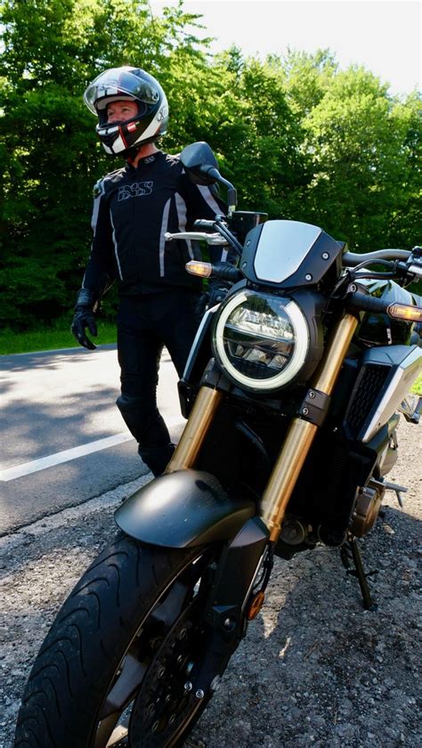 Which of these big adventure machines is best for the average. Honda CB650R vs. KTM 690 Duke 2019