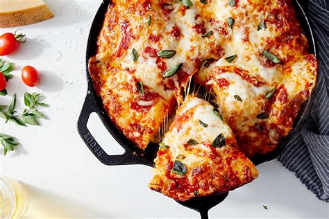 Crispy Cheesy Pan Pizza Recipe Recipes Pizza Recipes Food