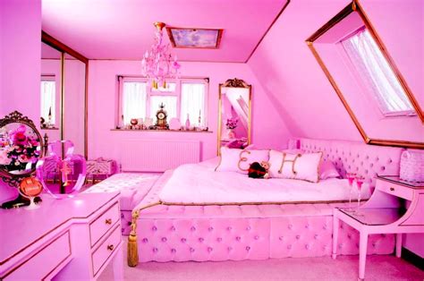 In A Barbie World Dream Of All Things Pink In This Essex Mansion That