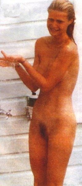 Naked Gwyneth Paltrow In Beach Babes