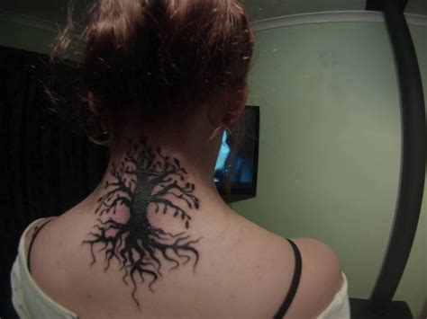 19 Attractive Tree Neck Tattoos