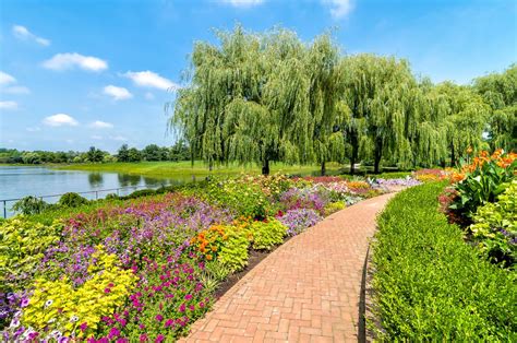 Located north of chicago about 15 miles, this botanic garden offers a multiple of expressions , water falls and lakes, a spectacular. The best day trips from Chicago