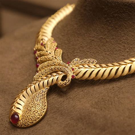 Beautiful Gold Necklace From Manubhai South India Jewels