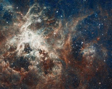 Hubble Captures Incredible New Panorama Of Tarantula Nebula Wired