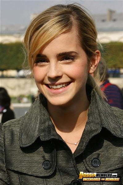 Emma Watson Turns Slutty With These Revealing Pics Porn Pictures Xxx