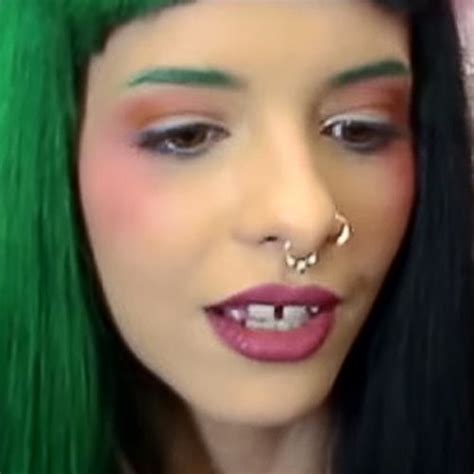 Melanie Martinez S Makeup Photos And Products Steal Her Style
