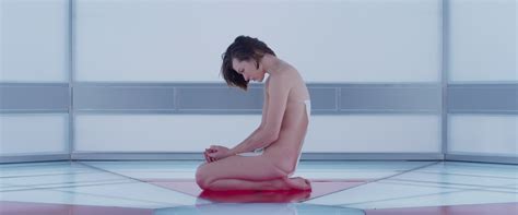 Naked Milla Jovovich In Sexy Snaps