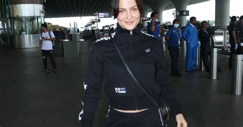 Elli Avram Photos Celebs Spotted At Airport