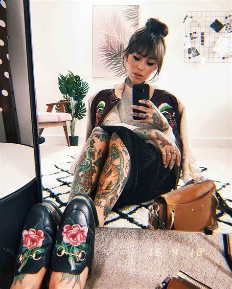 Tattooed Model And Fashion Blogger Sammi Jefcoate Inkppl Tattoed Women Tattoed Girls Inked