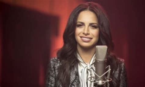 in pics egyptian star amal maher tops twitter trend after her 1st live unplugged concert at