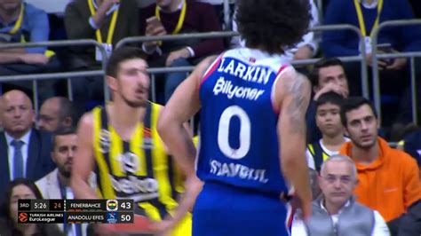 Anadolu efes'i aldığı galibiyetten dolayı tebrik eden fenerbahçe beko başantrenörü zeljko obradovic, bizden daha iyi oynadılar. 12.12.2019 / Fenerbahçe Beko - Anadolu Efes / Shane Larkin ...