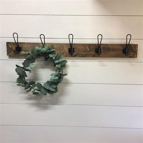 Need to organize your entryway or mudroom? Farmhouse Hook | 5 hook farmhouse hook for entryway in 2020 | Entryway hooks, Farmhouse wall ...