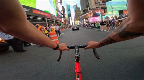 Fixed Gear Pov Cant Stop Wont Stop Riding Down Manhattans Busiest Street In Nyc Close