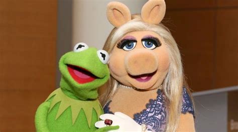 First Look Is This Kermit The Frogs New Girlfriend Bt