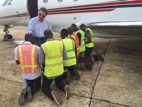 Kenneth Copeland Prays For Airport Service Personnel In