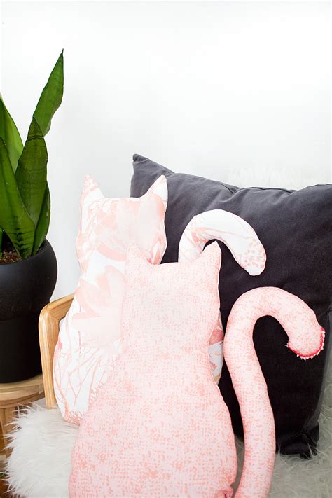 Home And Living Decorative Pillows Cat Shaped Cushions