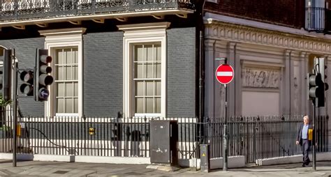Council leader david renard announced that the purchase of that part of cavendish square which it does not own would be. Cavendish Square, Marylebone, London W1G - Prestige ...