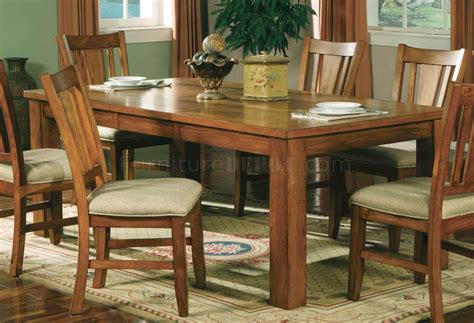 Light Oak Finish Casual Dining Room Table Woptional Chairs