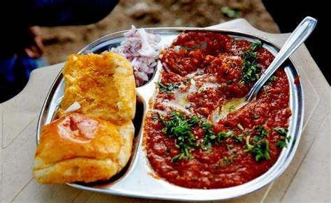 Genom att blanda tradition med modern smak och hållbara ideal är vårt uppdrag att höja den indiska middagsupplevelsen. Best Street Food joints in Mumbai - The Indian Wire