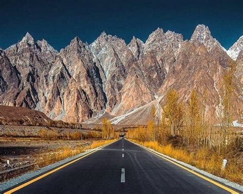 Top 10 Beautiful Mountains Of Pakistan Ghoomlopk