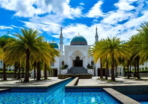 5 Beautiful Mosques In Malaysia And Where To Find Them